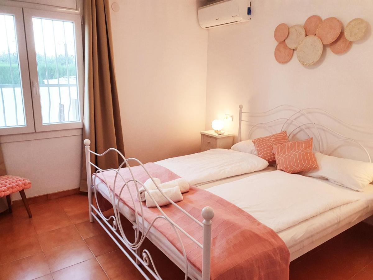 New Holiday House "Casa Mialina" With Private Pool, 300M To Beach 坎布里尔斯 外观 照片