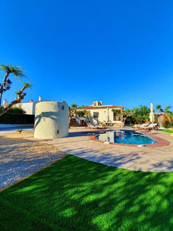 New Holiday House "Casa Mialina" With Private Pool, 300M To Beach 坎布里尔斯 外观 照片