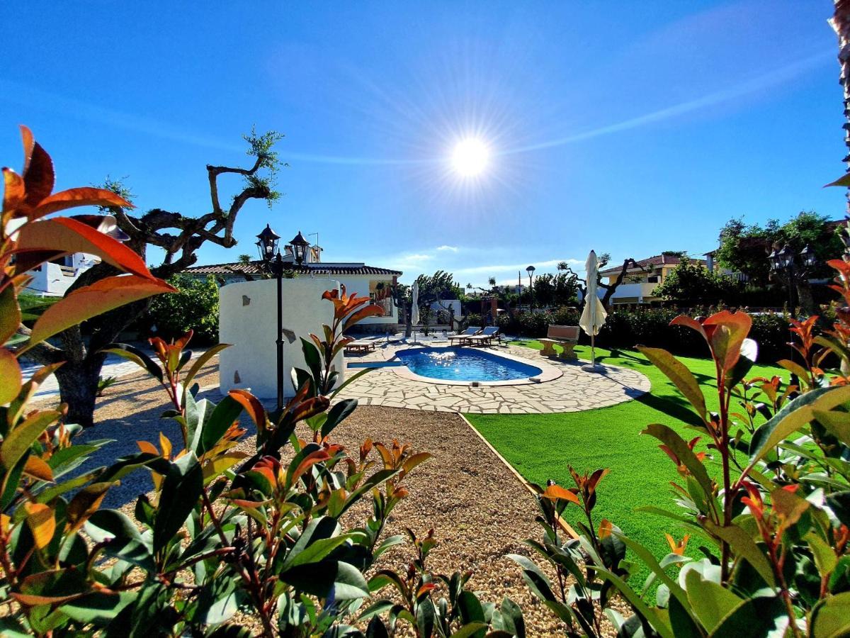 New Holiday House "Casa Mialina" With Private Pool, 300M To Beach 坎布里尔斯 外观 照片