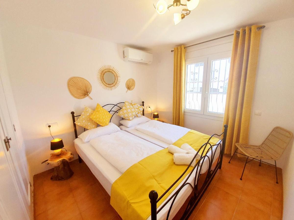 New Holiday House "Casa Mialina" With Private Pool, 300M To Beach 坎布里尔斯 外观 照片