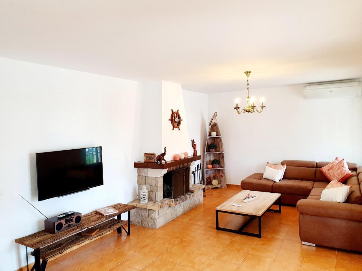New Holiday House "Casa Mialina" With Private Pool, 300M To Beach 坎布里尔斯 外观 照片