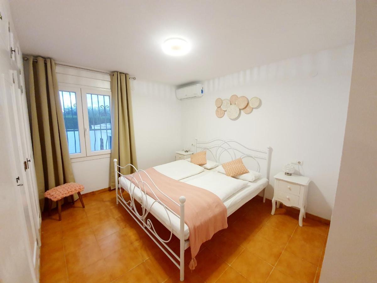 New Holiday House "Casa Mialina" With Private Pool, 300M To Beach 坎布里尔斯 外观 照片