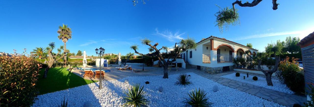 New Holiday House "Casa Mialina" With Private Pool, 300M To Beach 坎布里尔斯 外观 照片